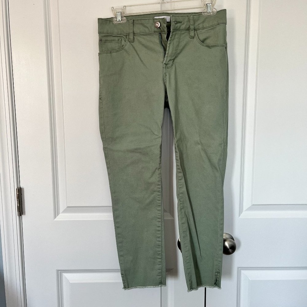 Green Kensie Cropped Pants, Size 4